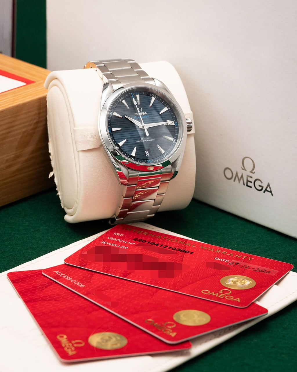 Omega 220.10.41.21.03.001