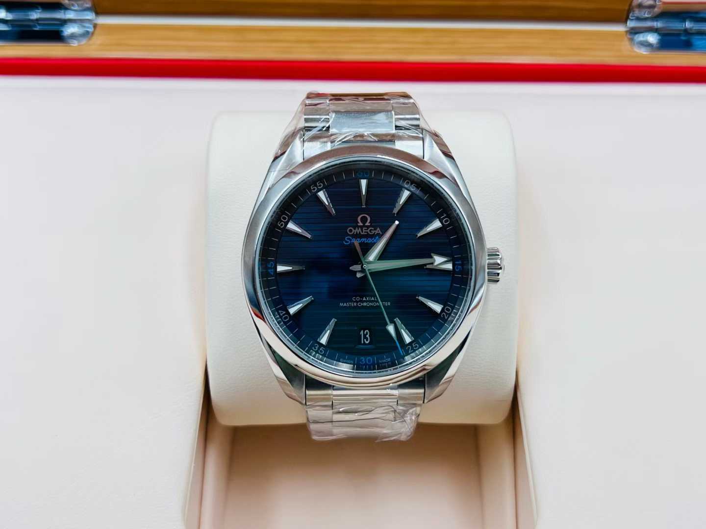 Omega 220.10.41.21.03.001