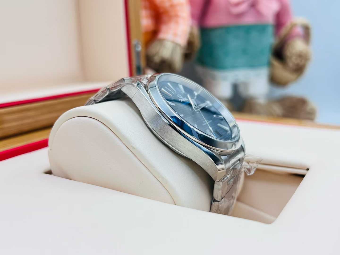 Omega 220.10.41.21.03.001