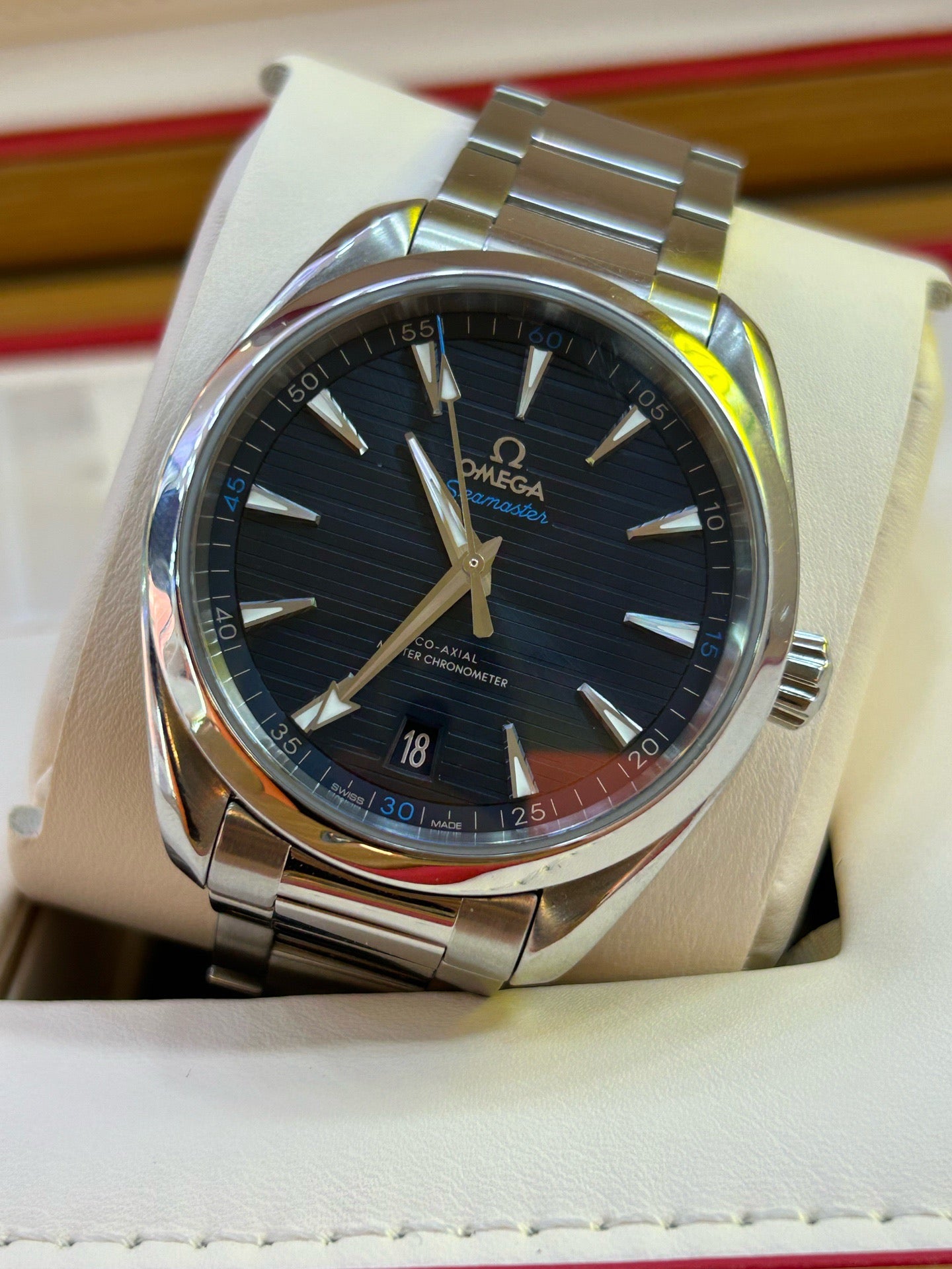 Omega 220.10.41.21.03.001