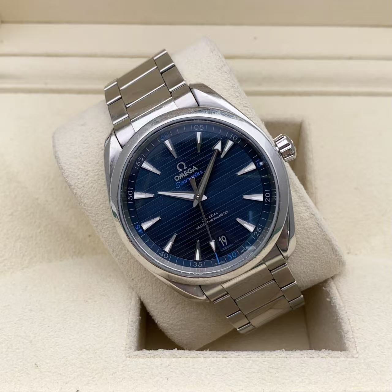 Omega 220.10.41.21.03.001