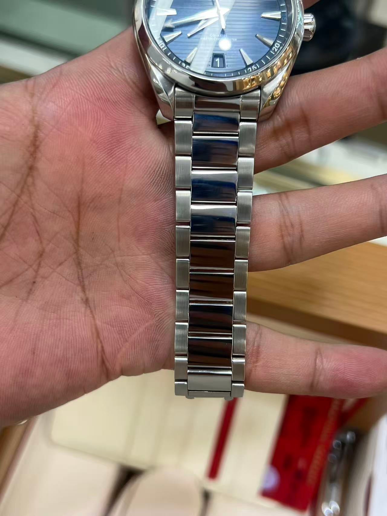 Omega 220.10.41.21.03.001