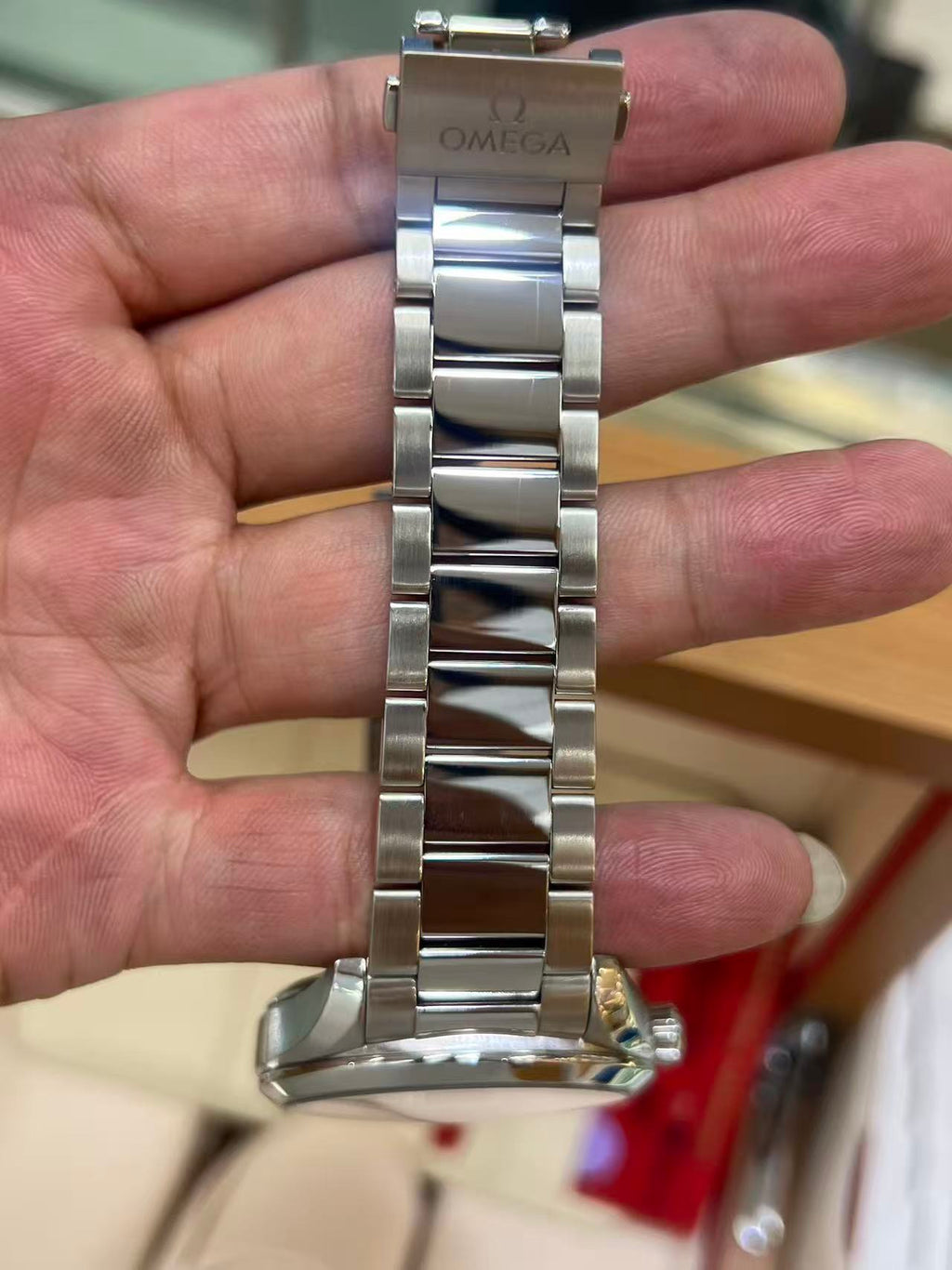 Omega 220.10.41.21.03.001