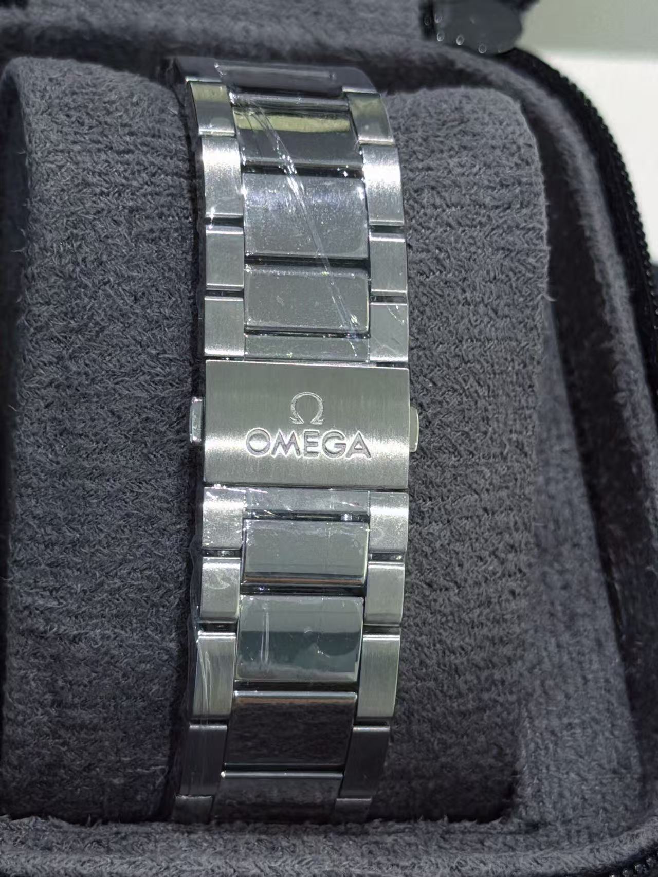 Omega 220.10.41.21.03.002