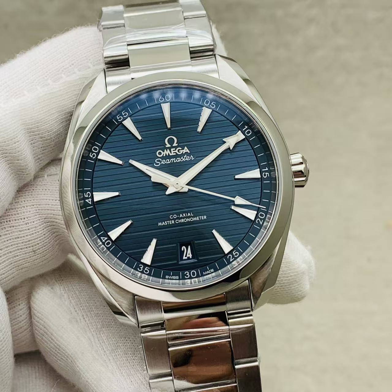 Omega 220.10.41.21.03.003