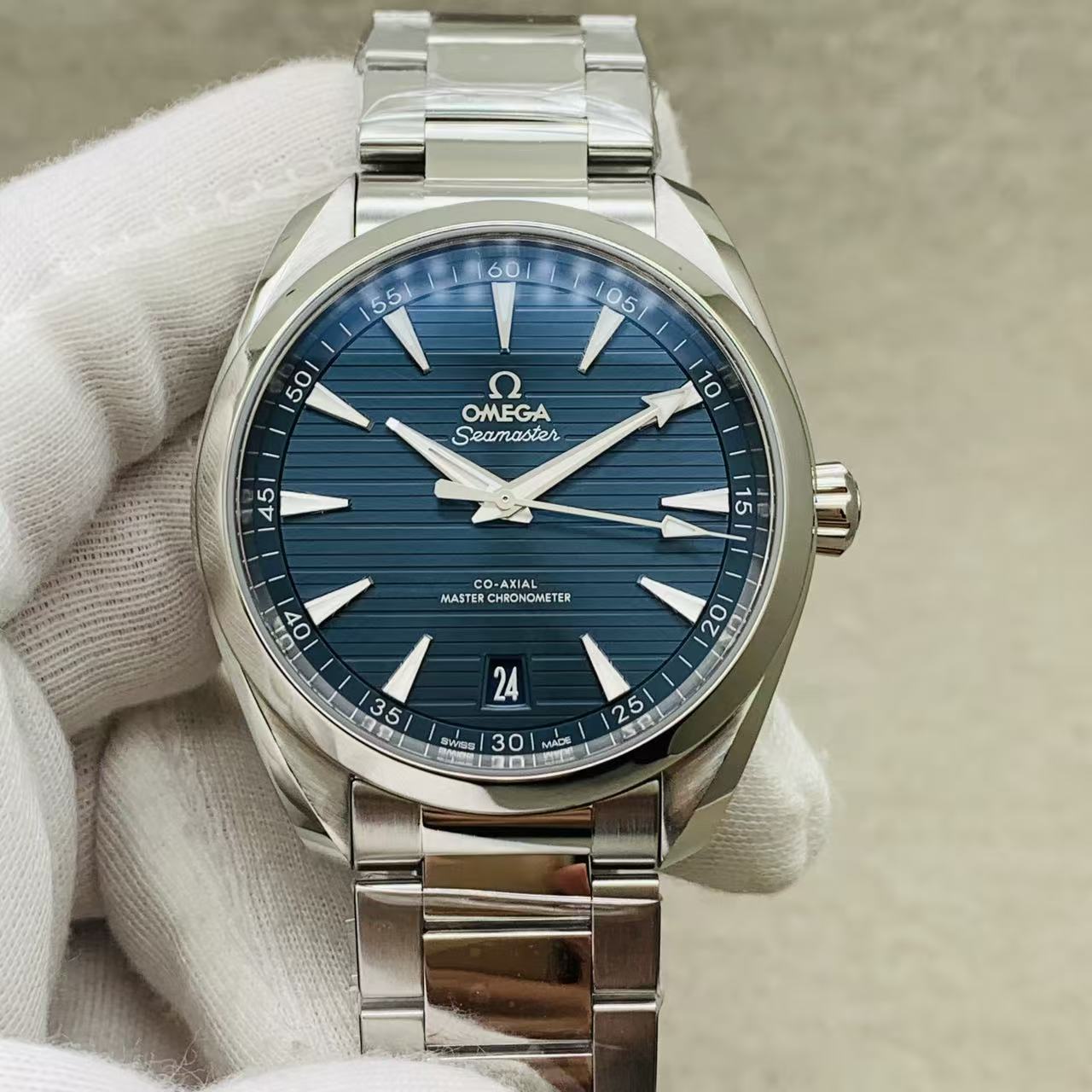 Omega 220.10.41.21.03.003