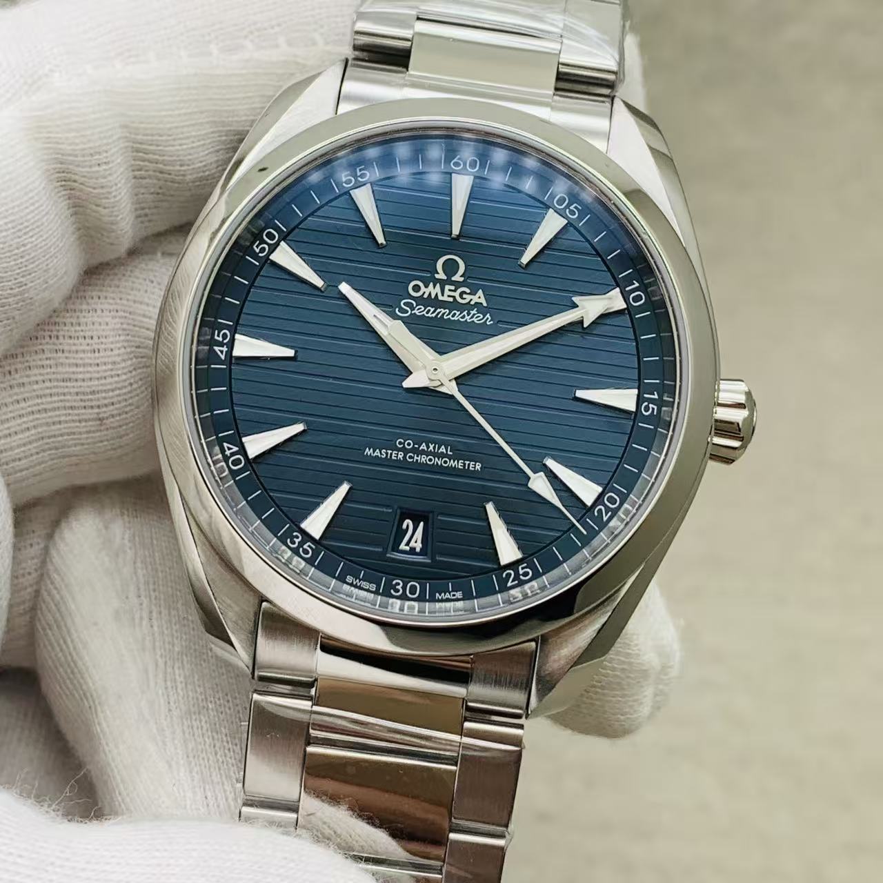 Omega 220.10.41.21.03.003
