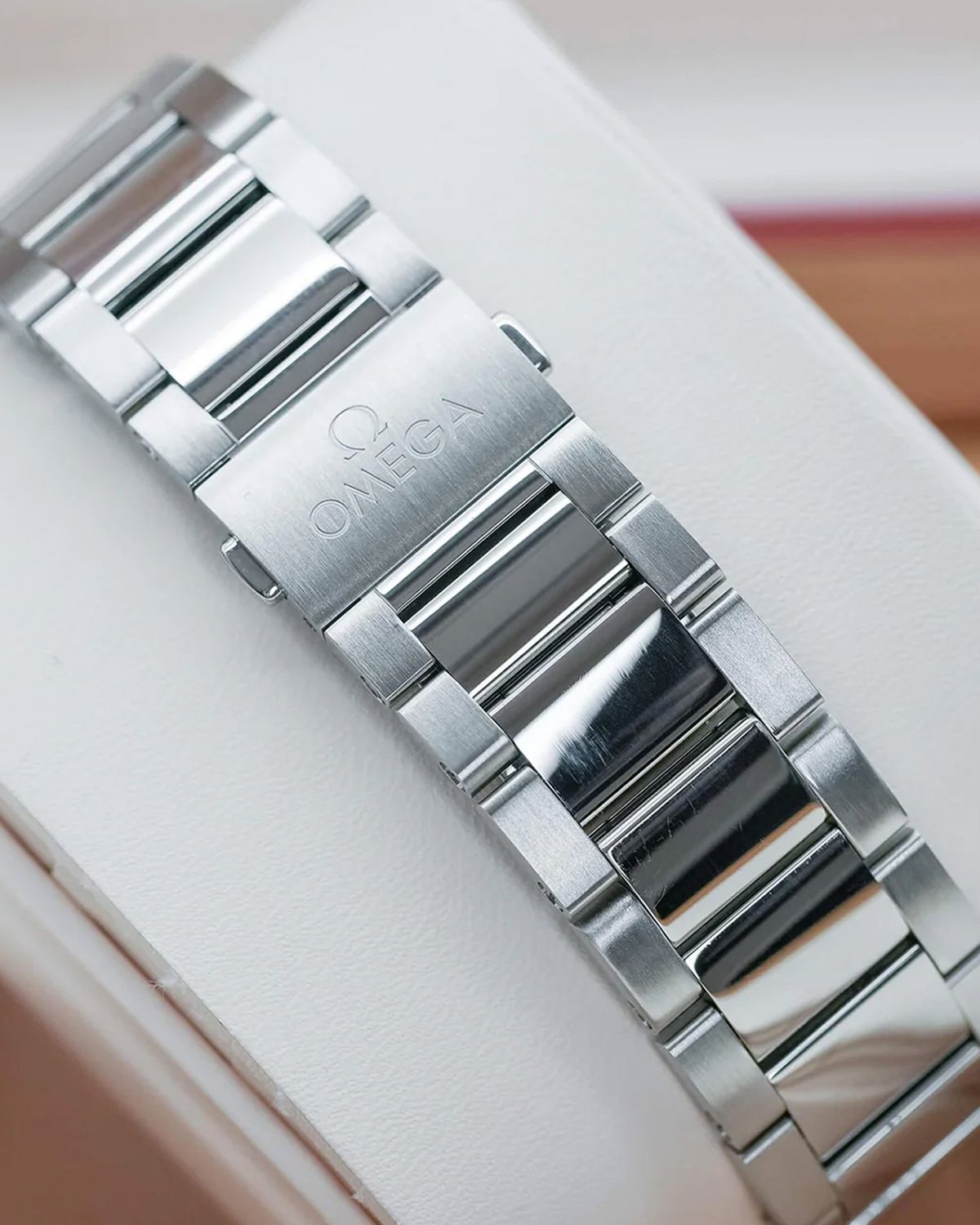 Omega 220.10.41.21.03.004