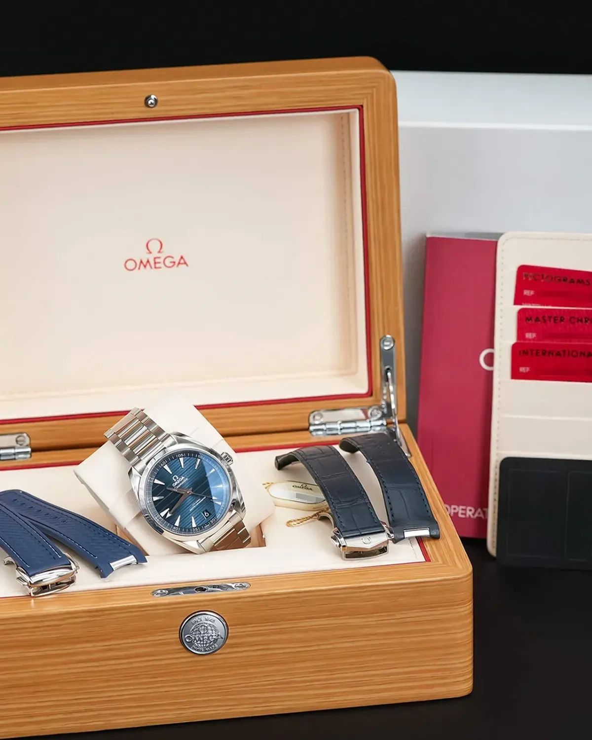 Omega 220.10.41.21.03.004