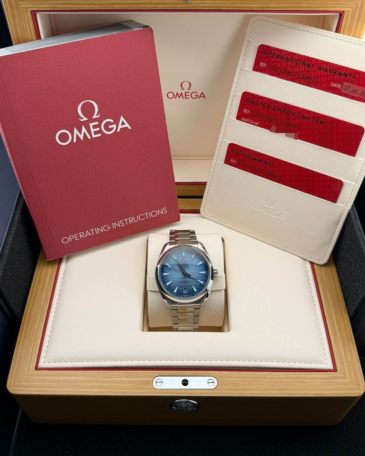Omega 220.10.41.21.03.005
