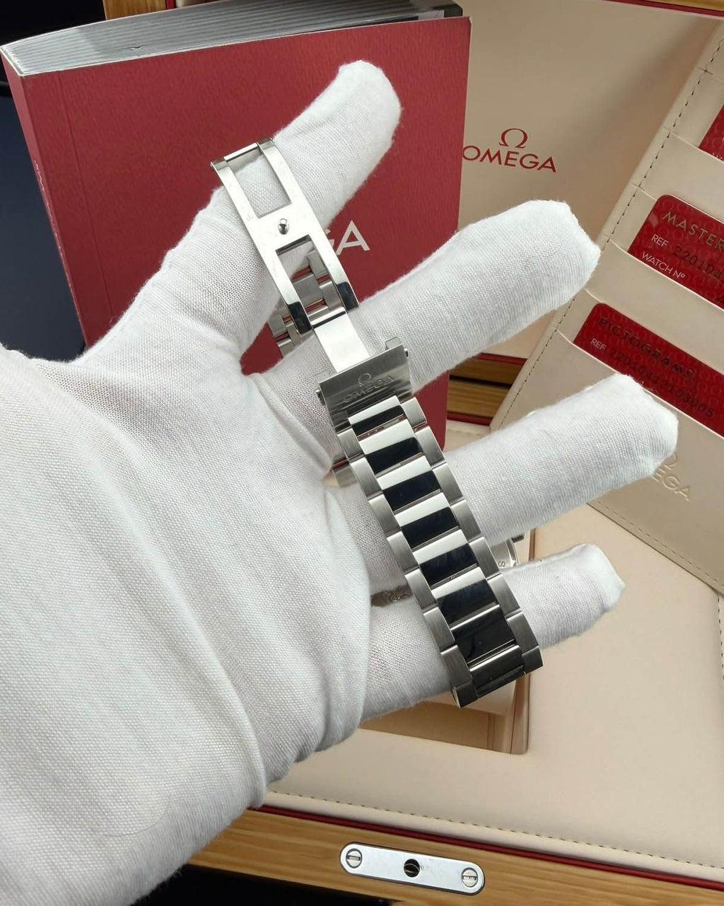 Omega 220.10.41.21.03.005