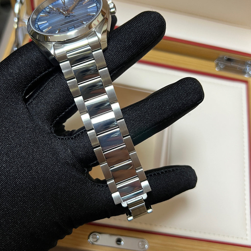 Omega 220.10.41.21.03.005