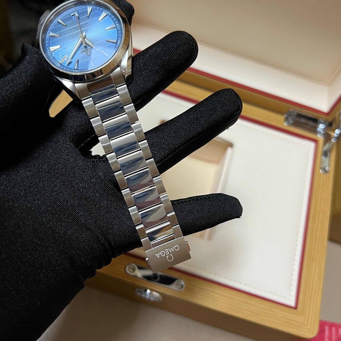 Omega 220.10.41.21.03.005