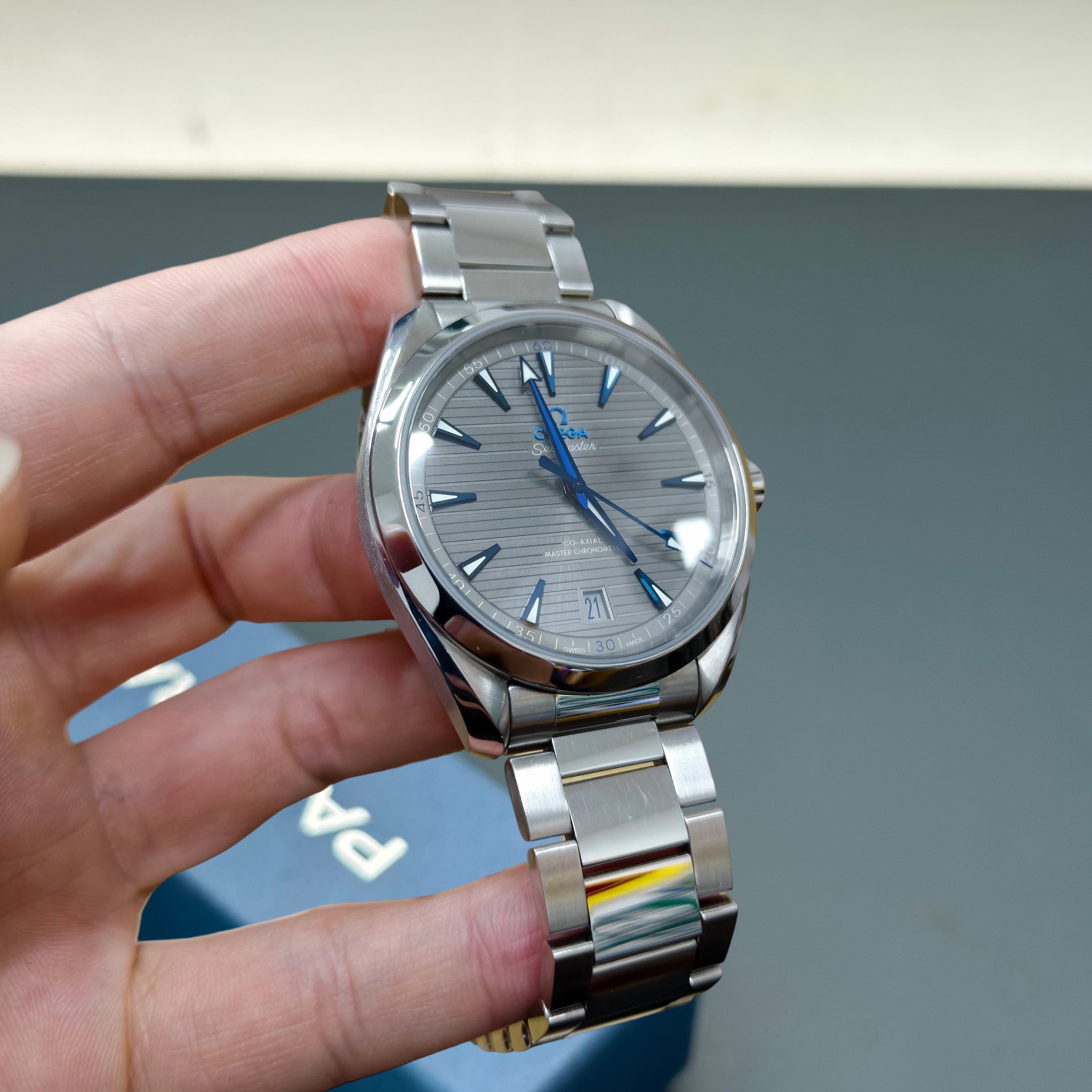 Omega 220.10.41.21.06.001
