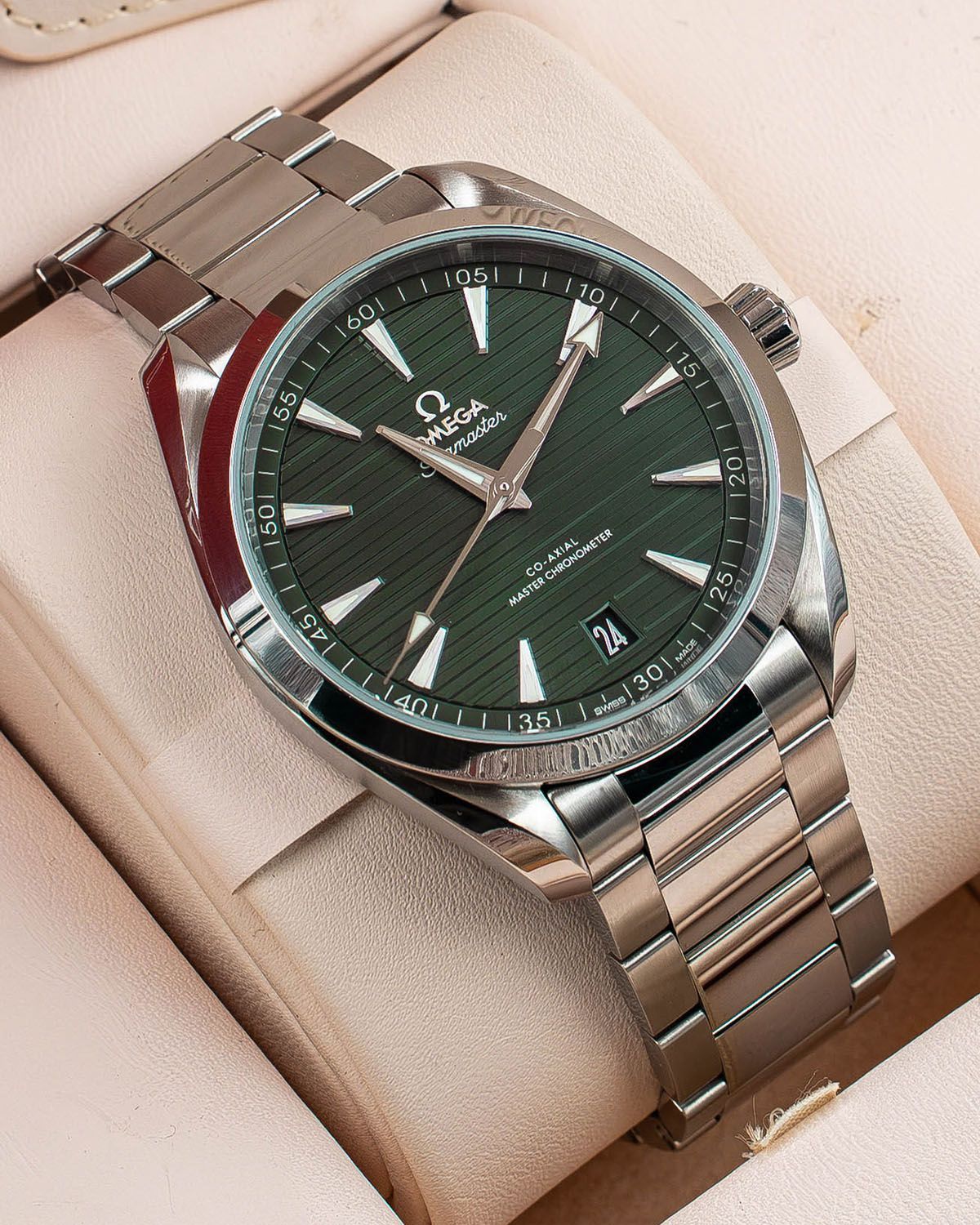 Omega 220.10.41.21.10.001