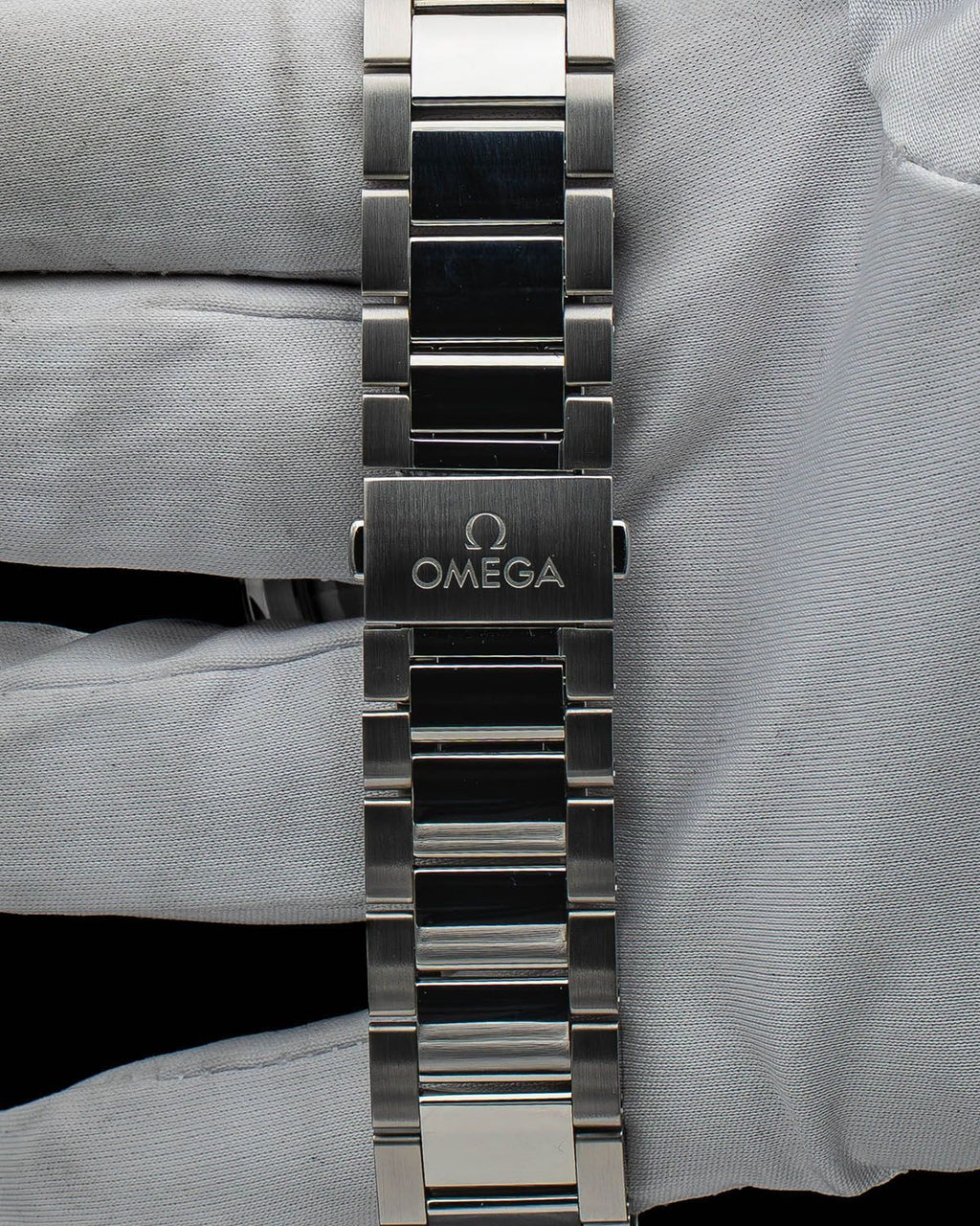 Omega 220.10.41.21.10.001