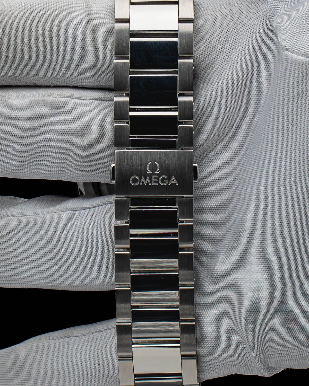 Omega 220.10.41.21.10.001