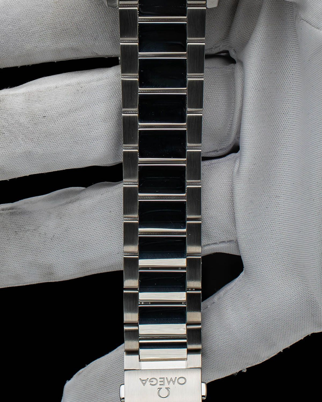 Omega 220.10.41.21.10.001