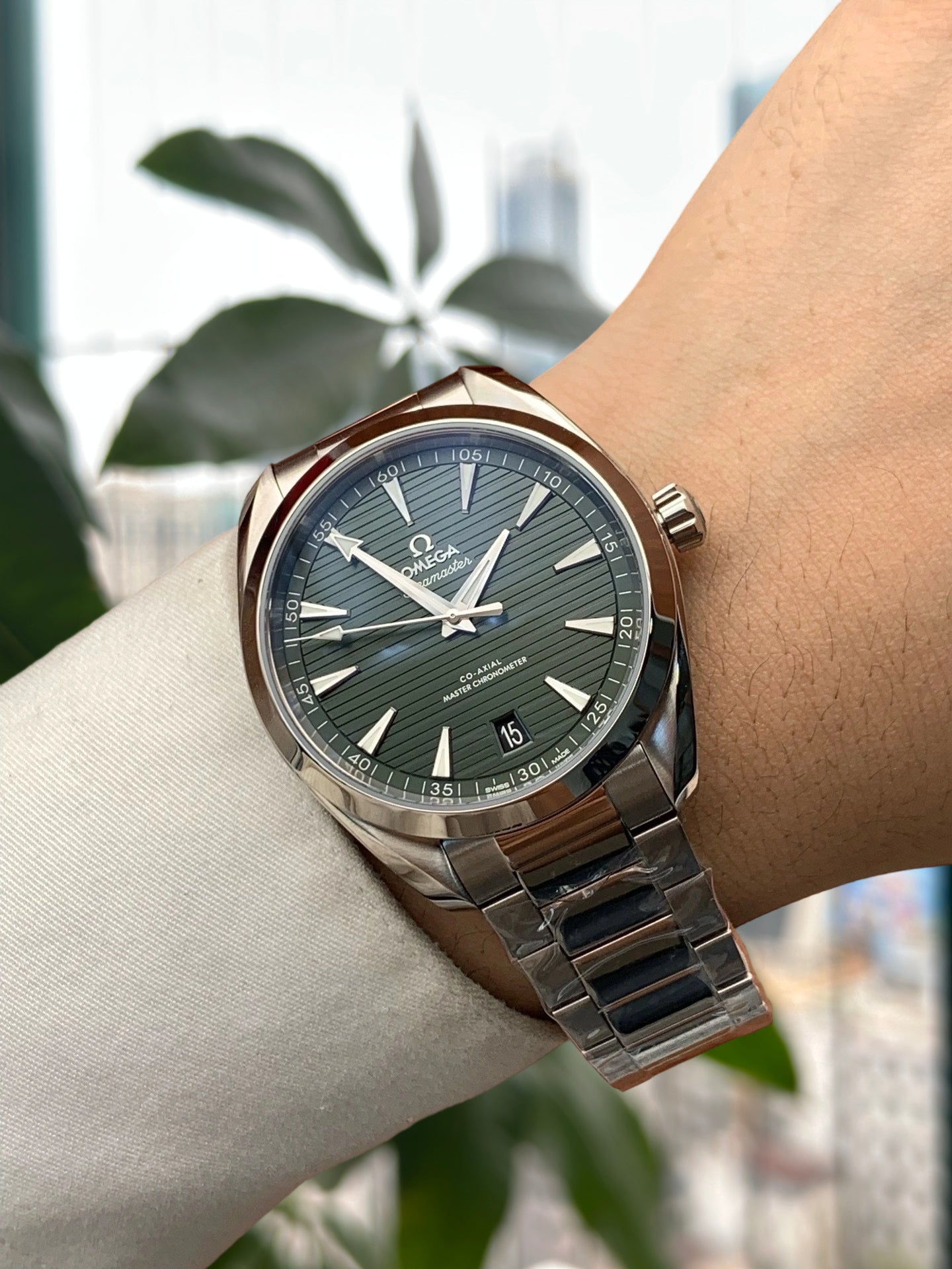 Omega 220.10.41.21.10.001