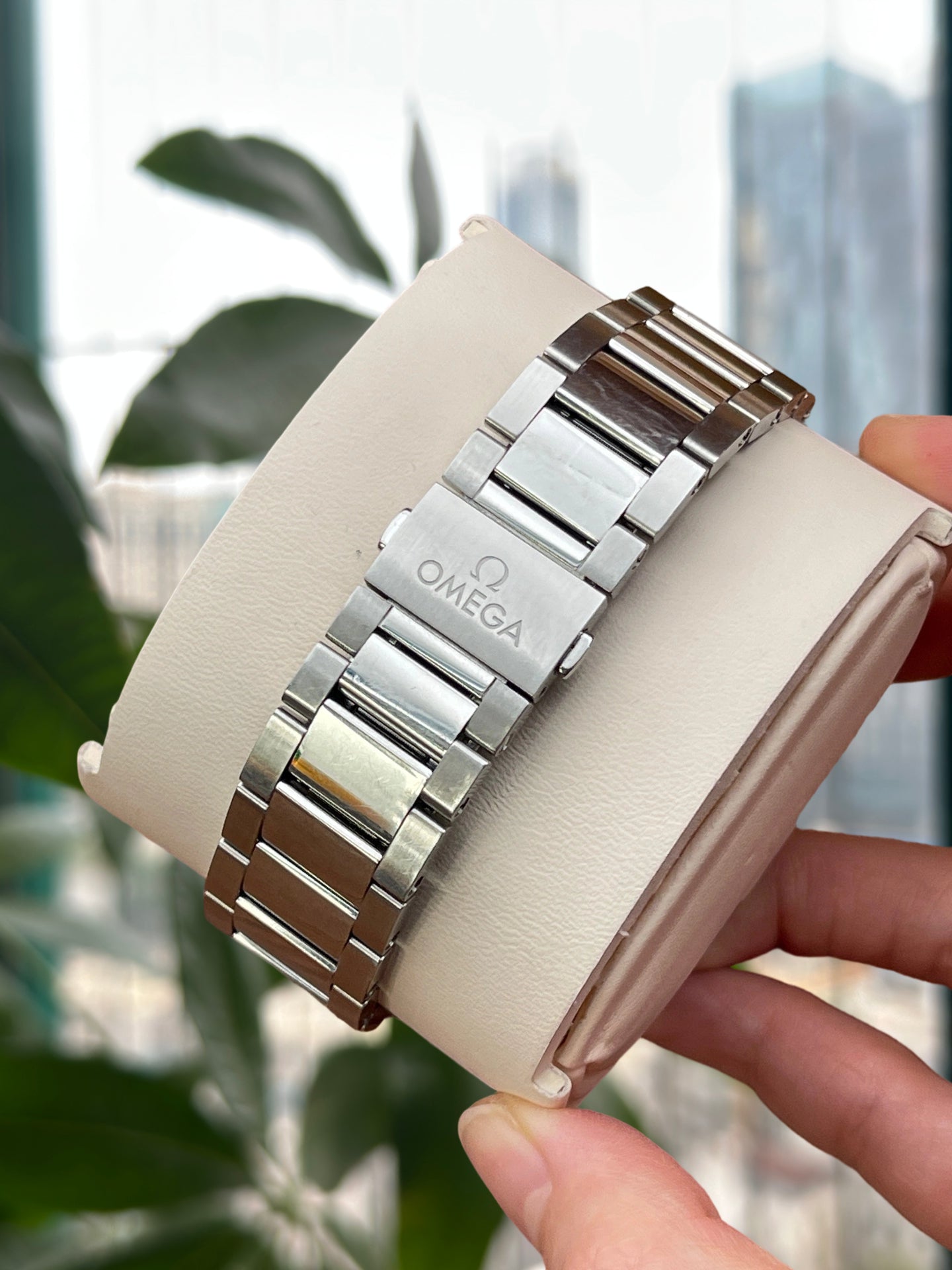 Omega 220.10.41.21.10.001