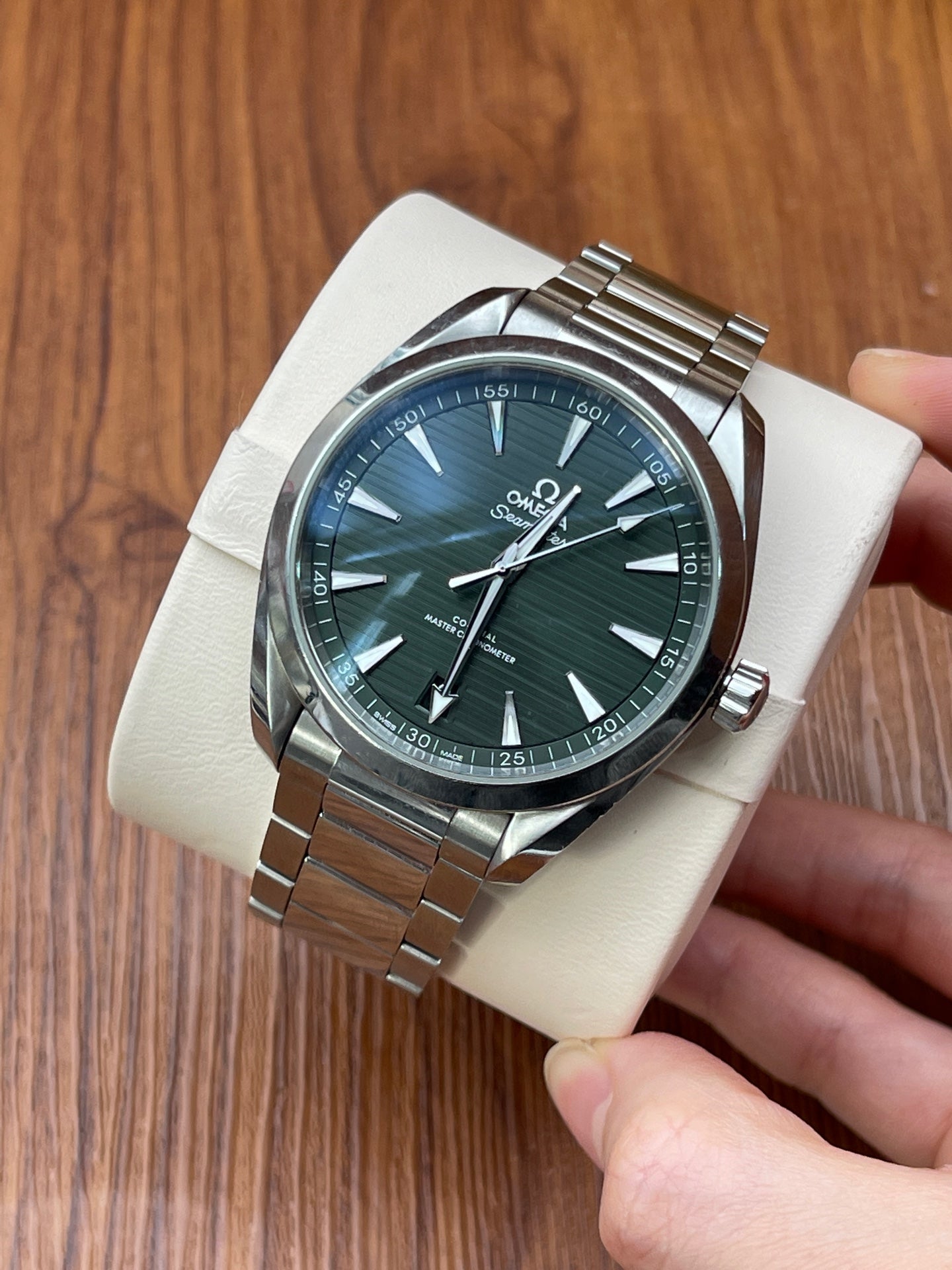 Omega 220.10.41.21.10.001