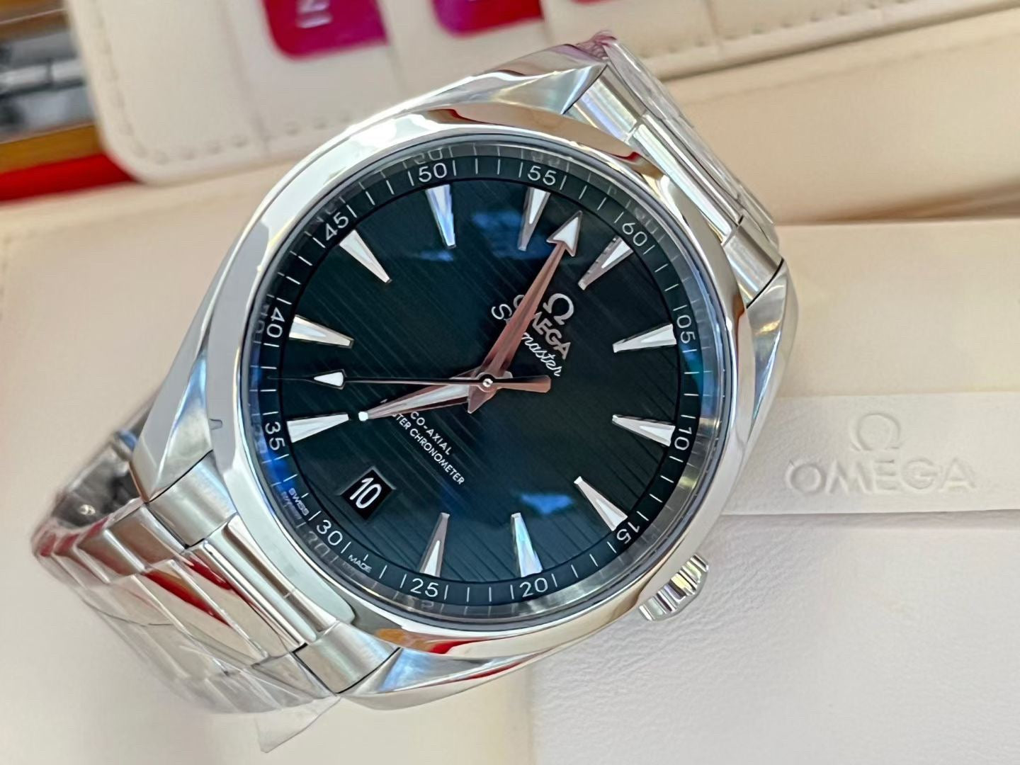 Omega 220.10.41.21.10.001