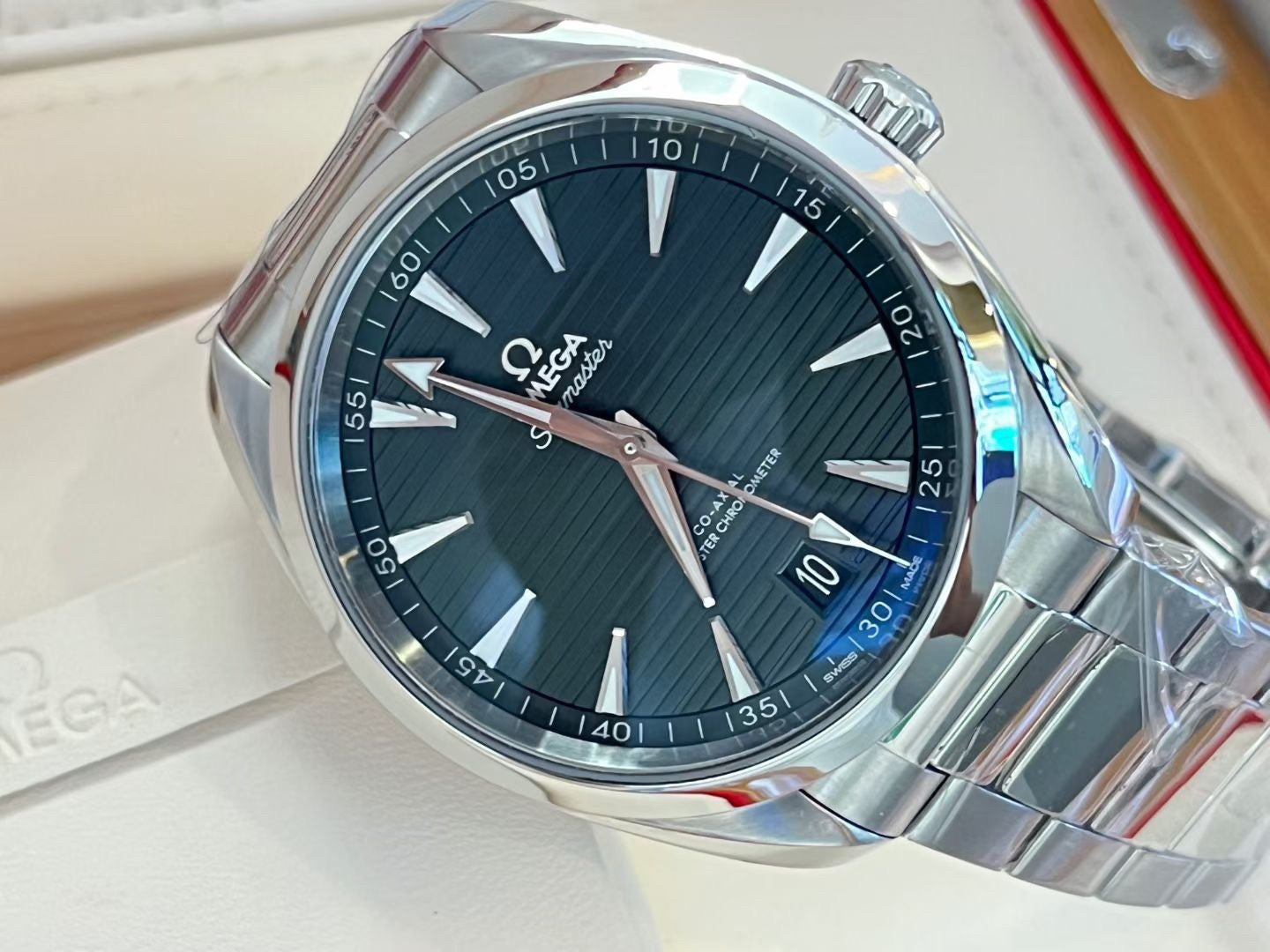 Omega 220.10.41.21.10.001