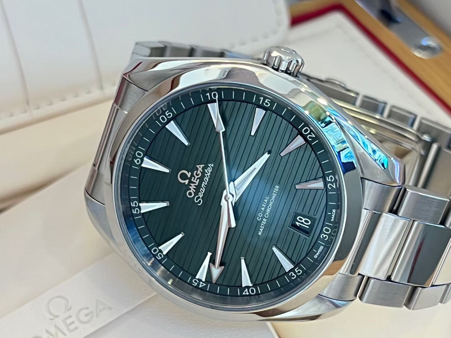Omega 220.10.41.21.10.001
