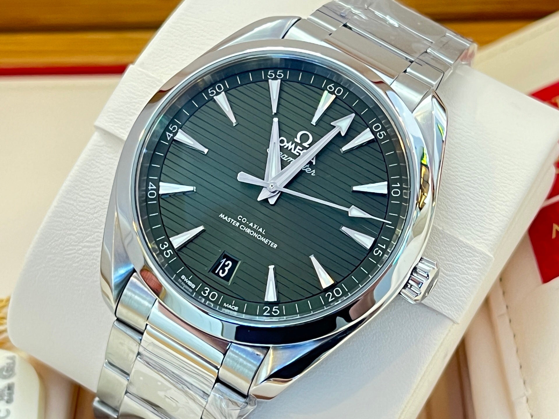 Omega 220.10.41.21.10.001