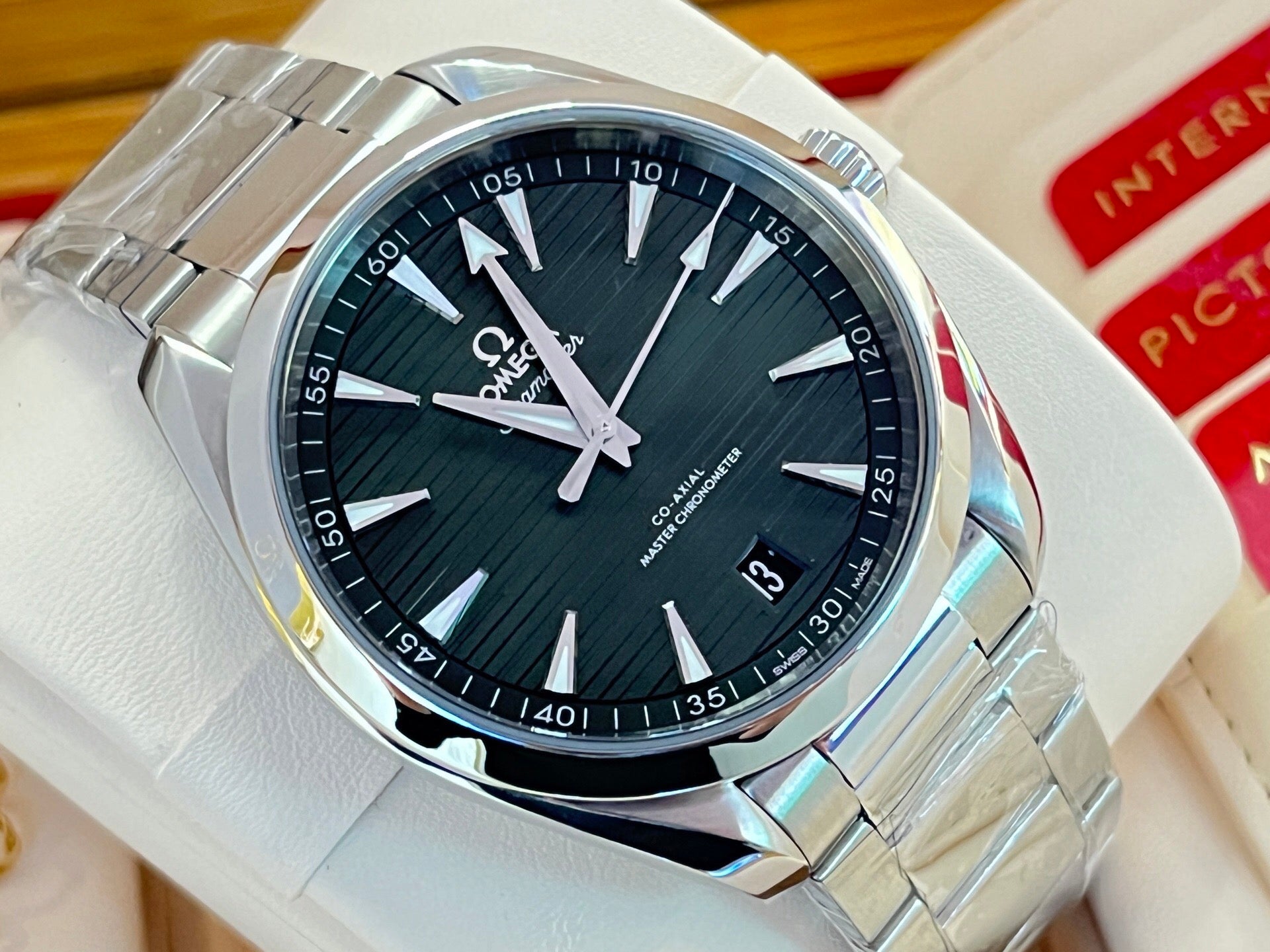 Omega 220.10.41.21.10.001
