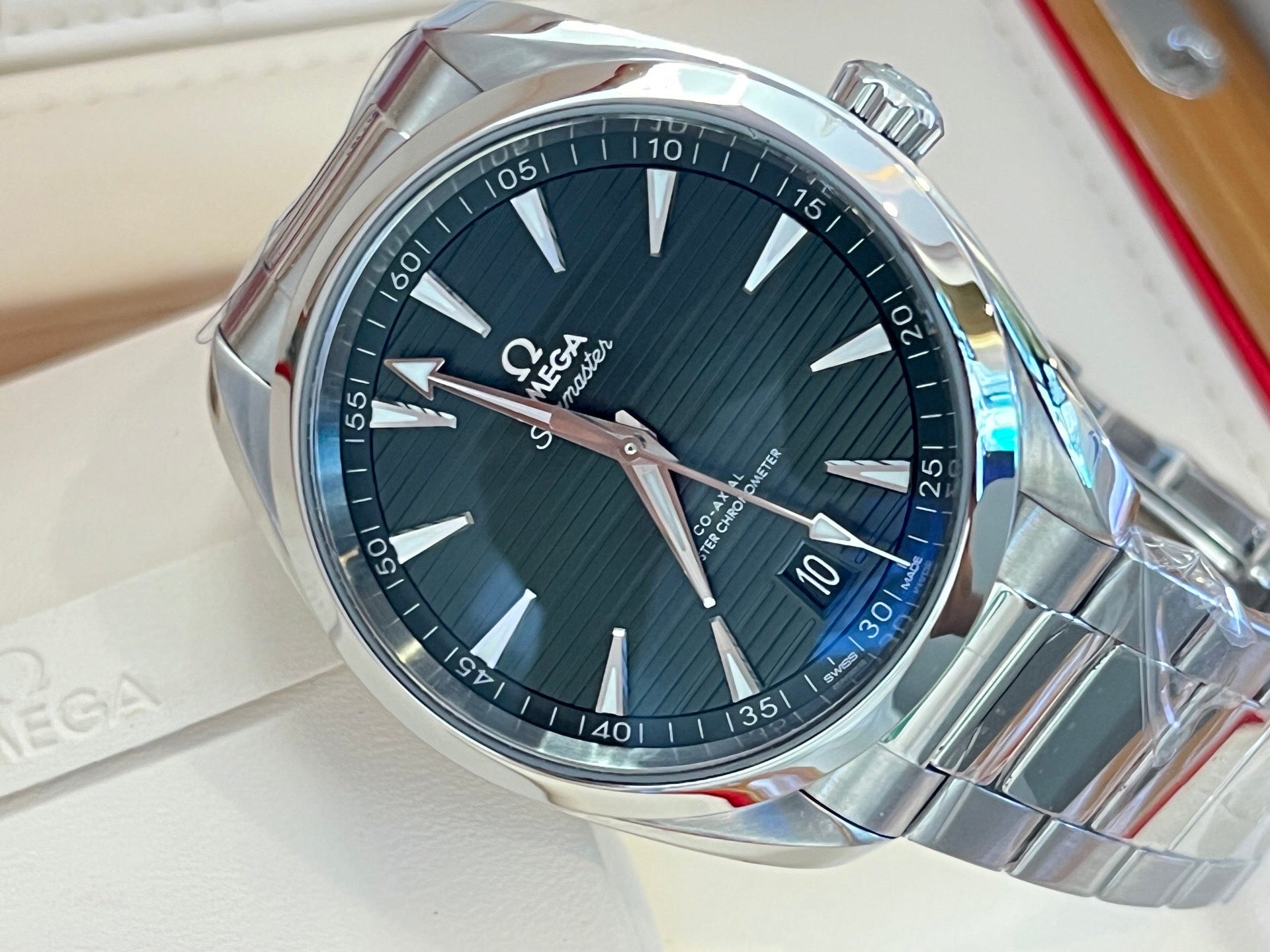 Omega 220.10.41.21.10.001