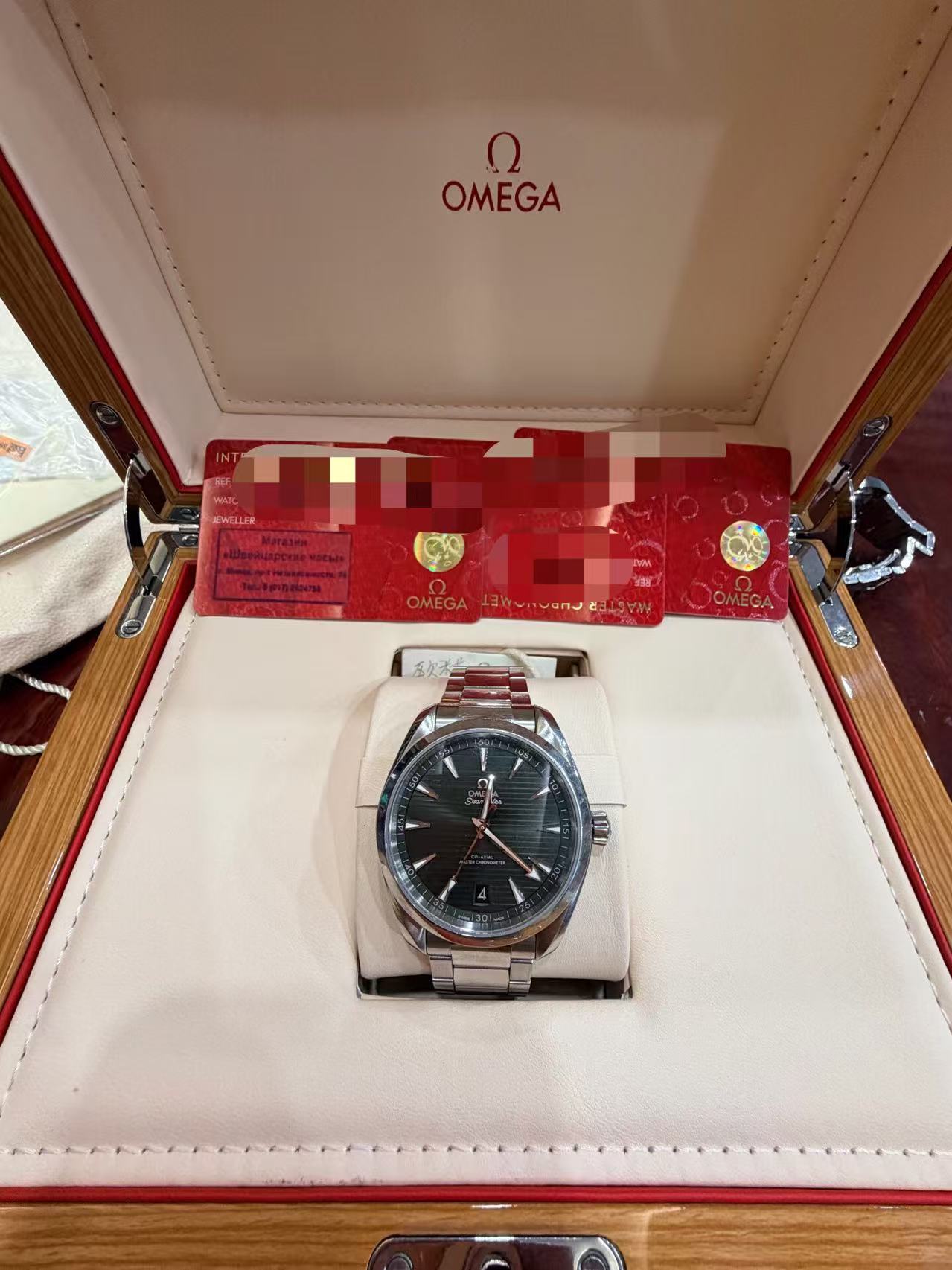 Omega 220.10.41.21.10.001