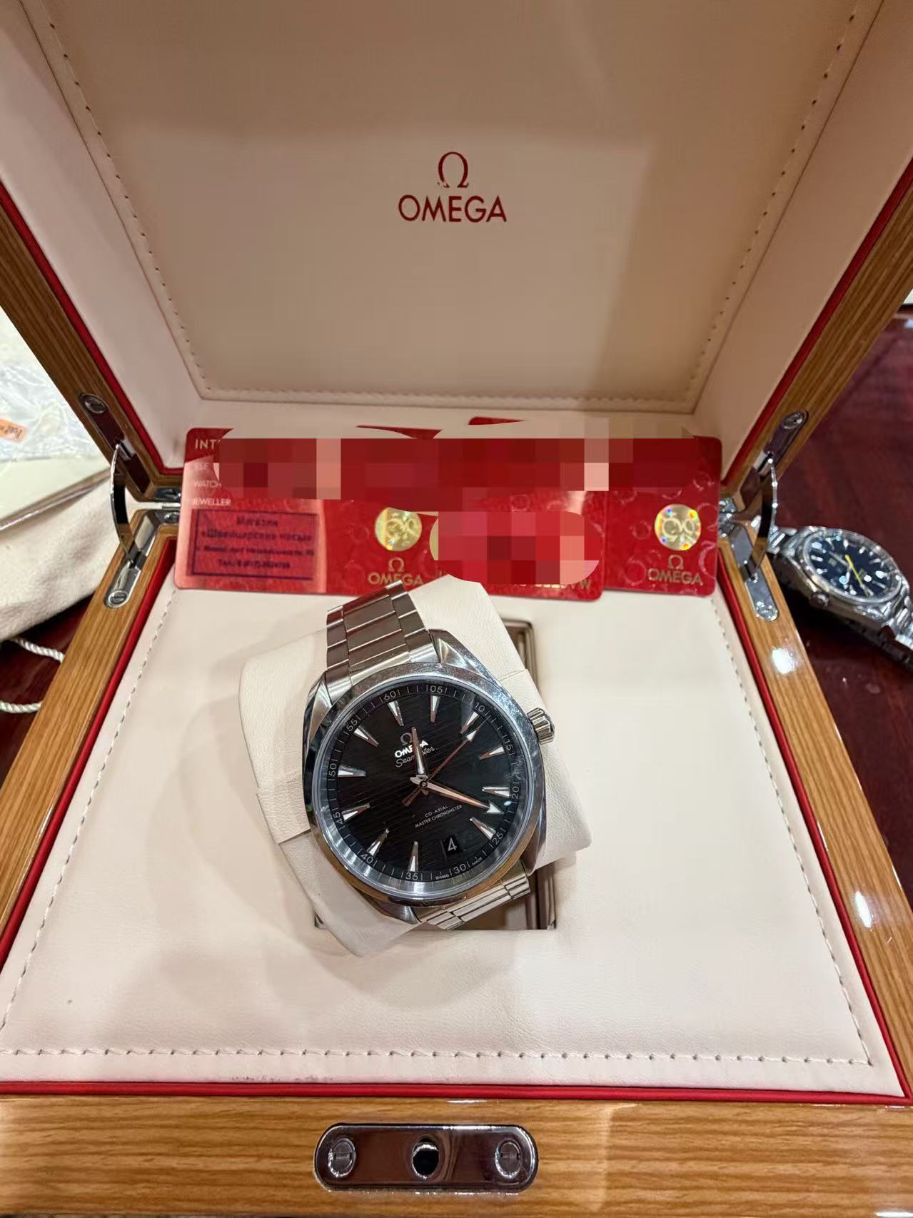 Omega 220.10.41.21.10.001
