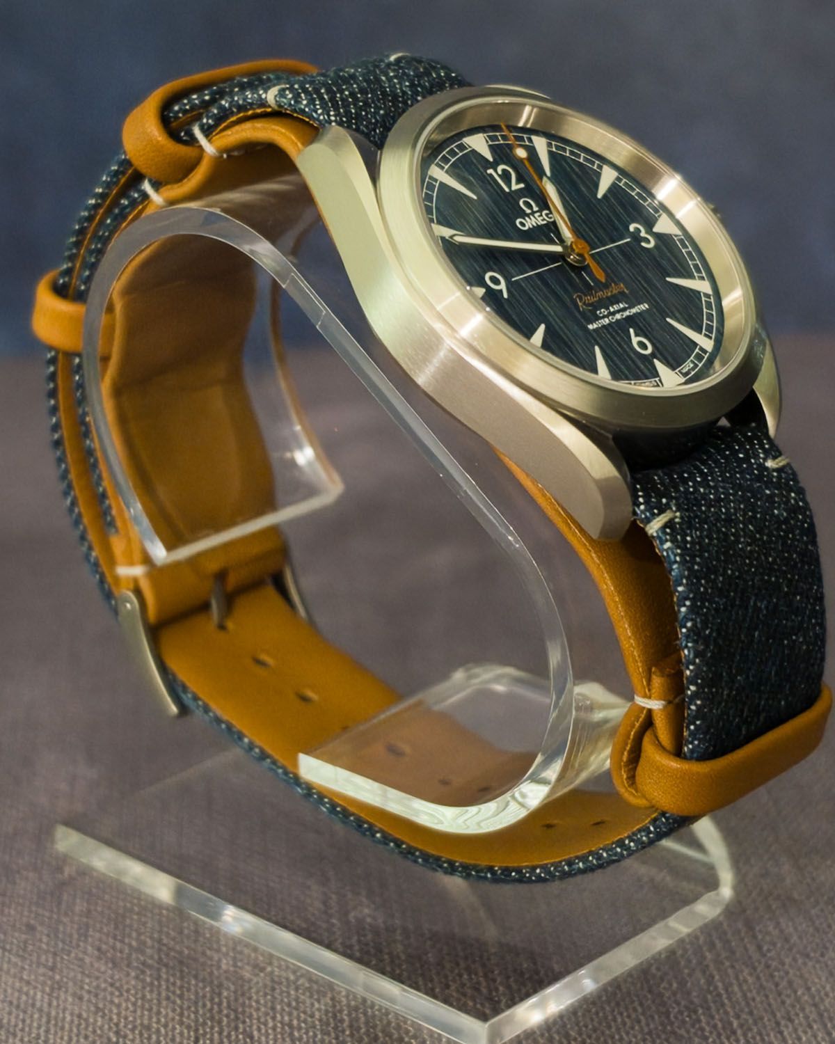 Omega 220.12.40.20.03.001