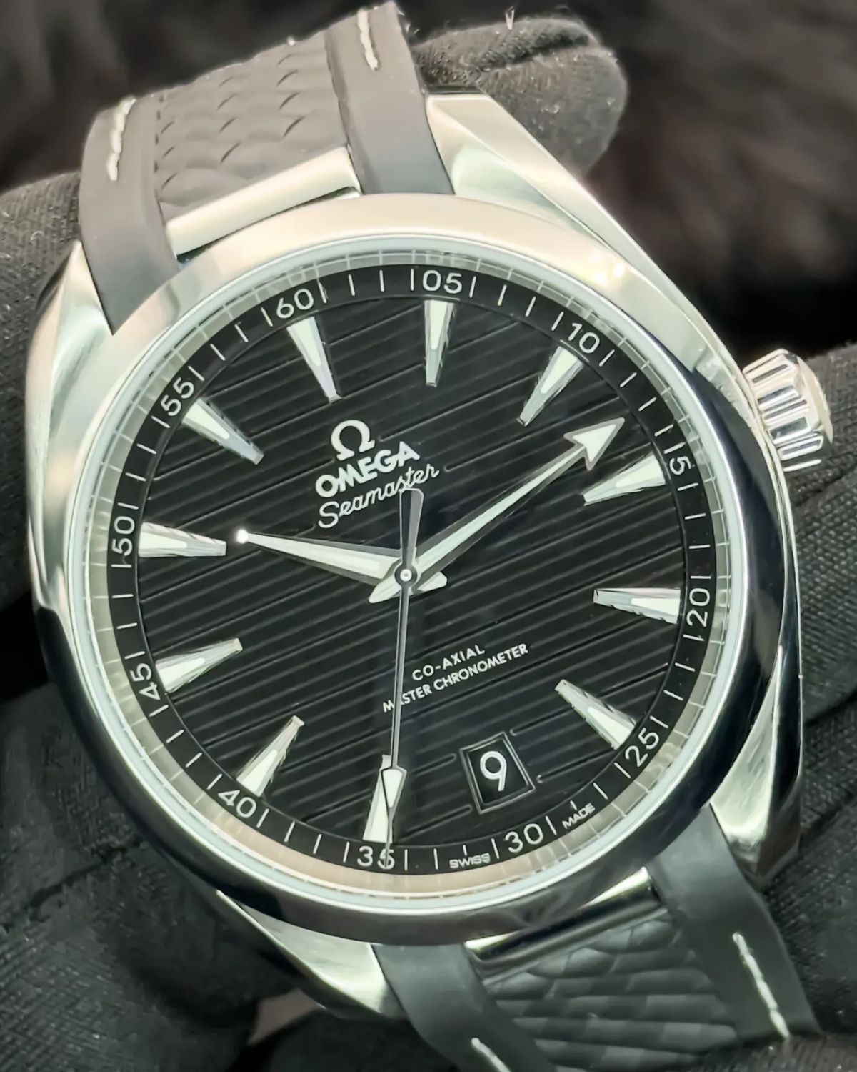 Omega 220.12.41.21.01.001
