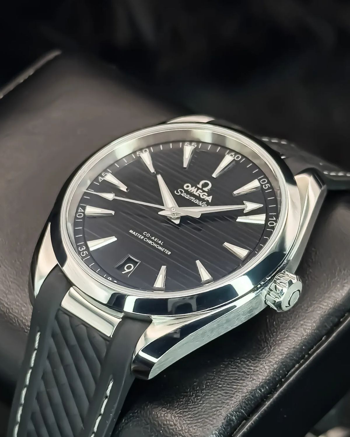 Omega 220.12.41.21.01.001