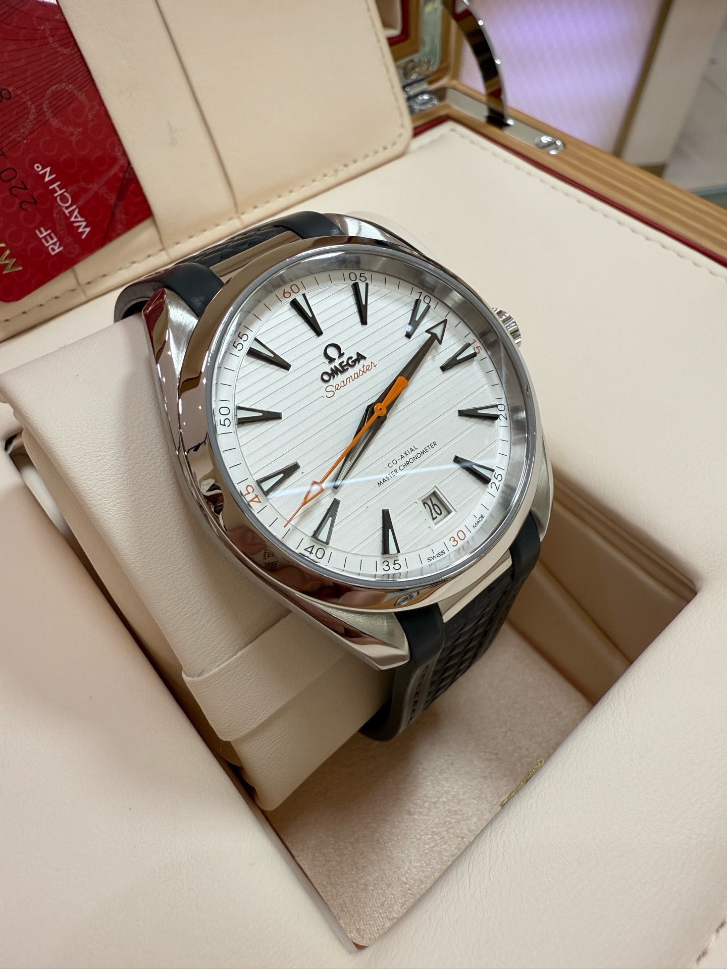 Omega 220.12.41.21.02.002