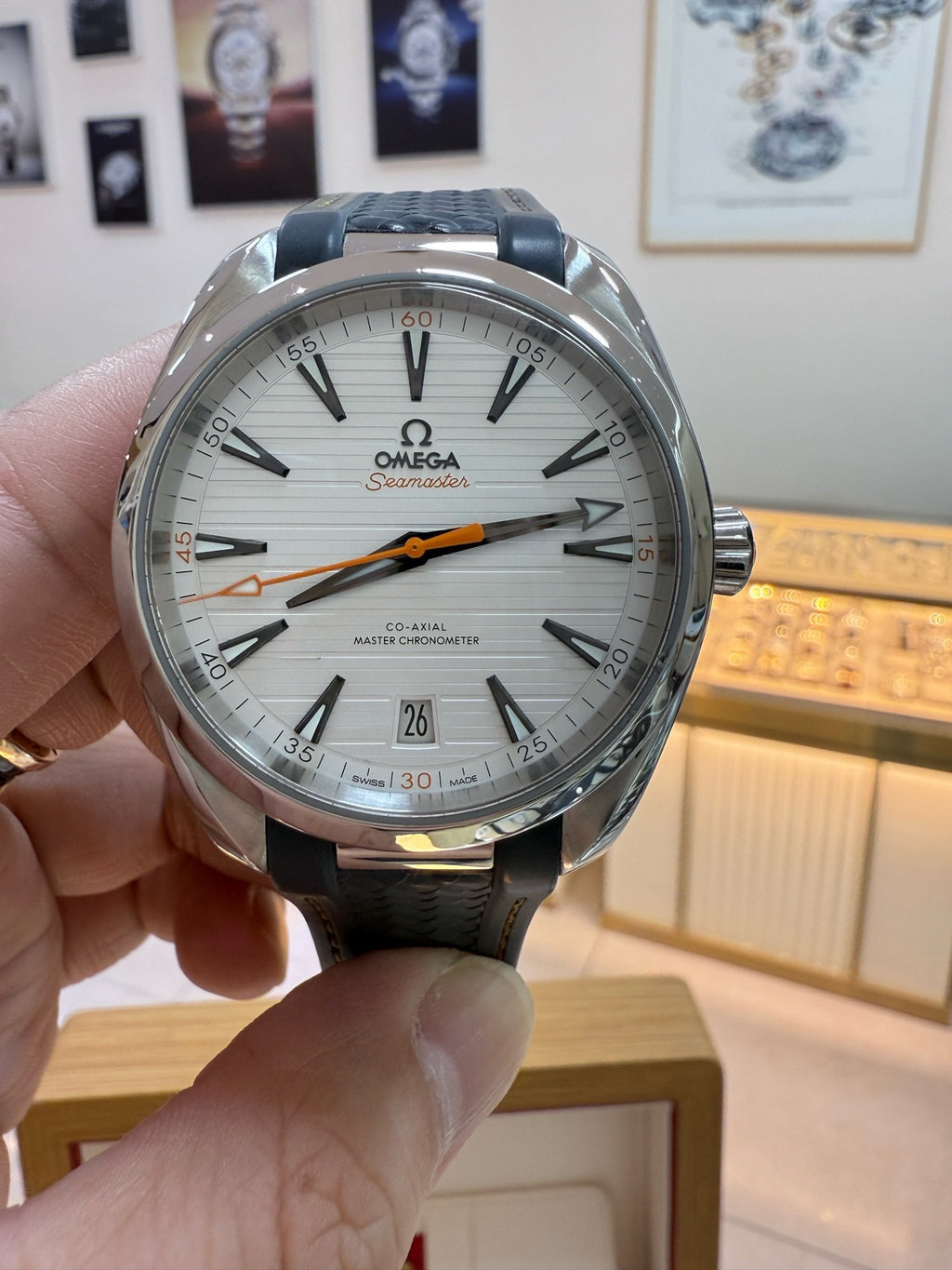 Omega 220.12.41.21.02.002