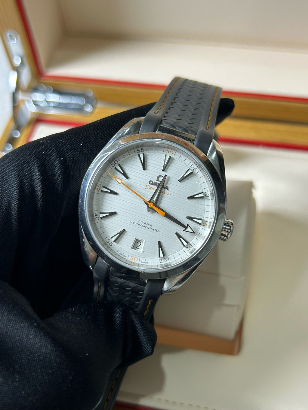 Omega 220.12.41.21.02.002
