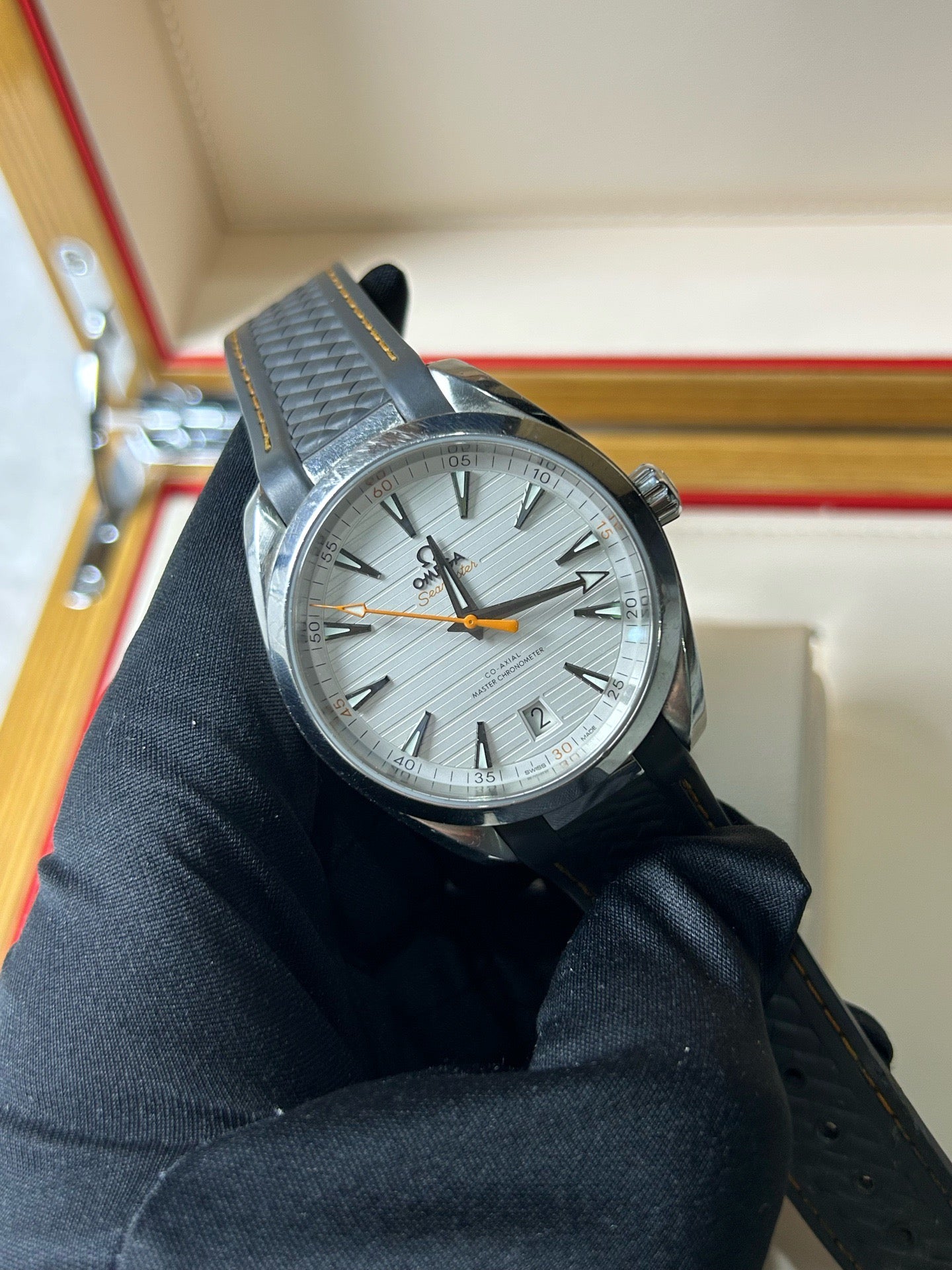 Omega 220.12.41.21.02.002