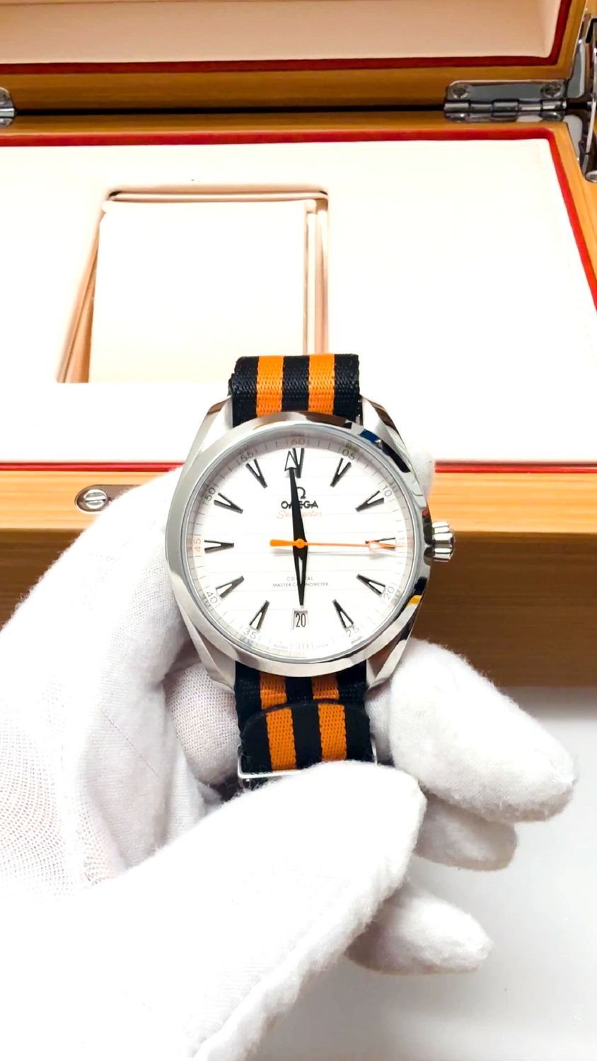 Omega 220.12.41.21.02.003