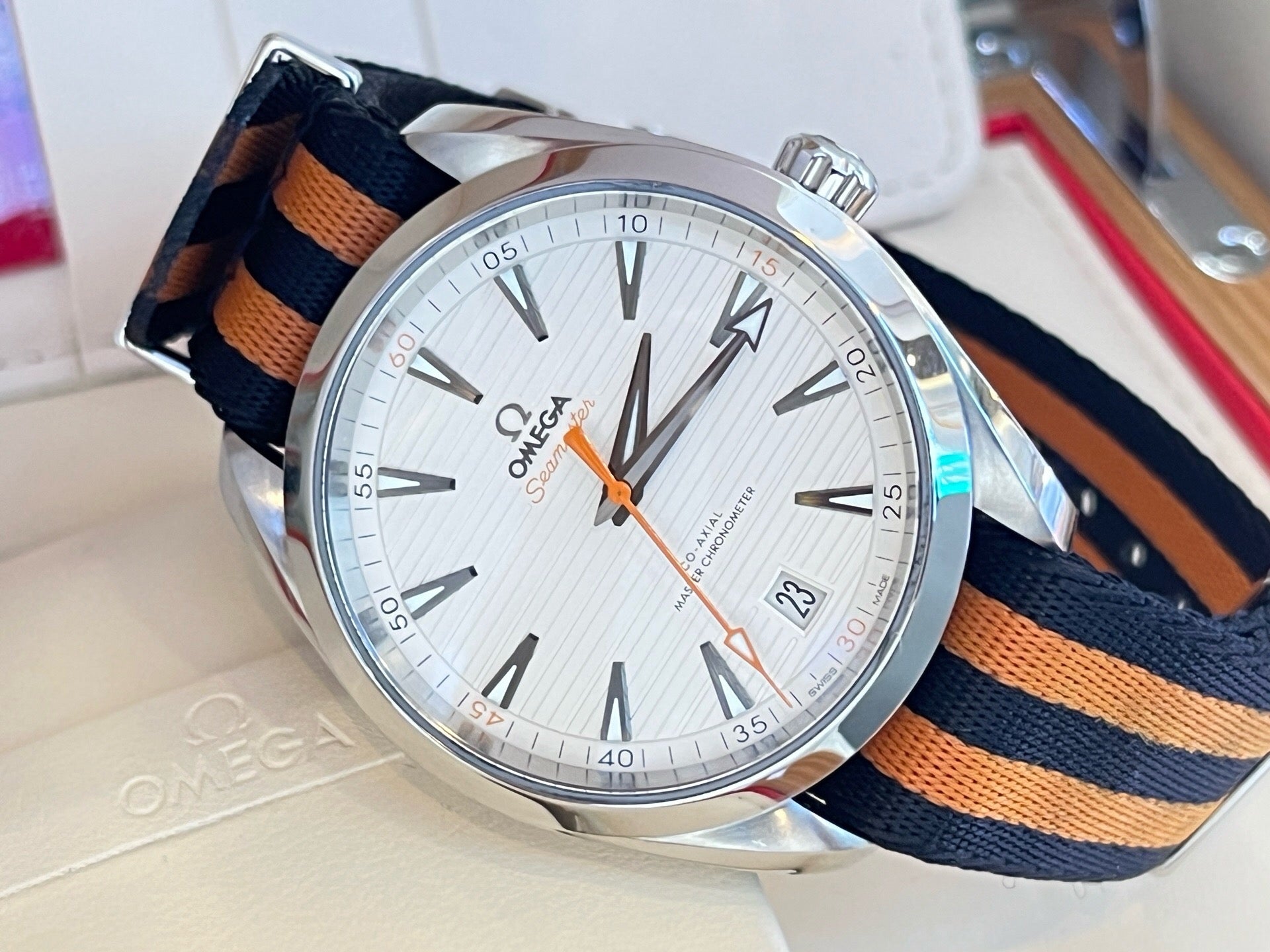 Omega 220.12.41.21.02.003