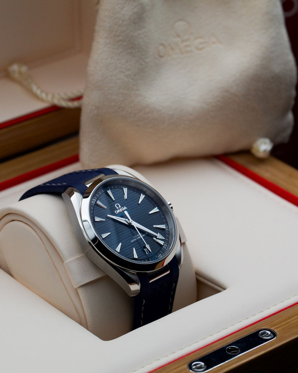 Omega 220.12.41.21.03.001