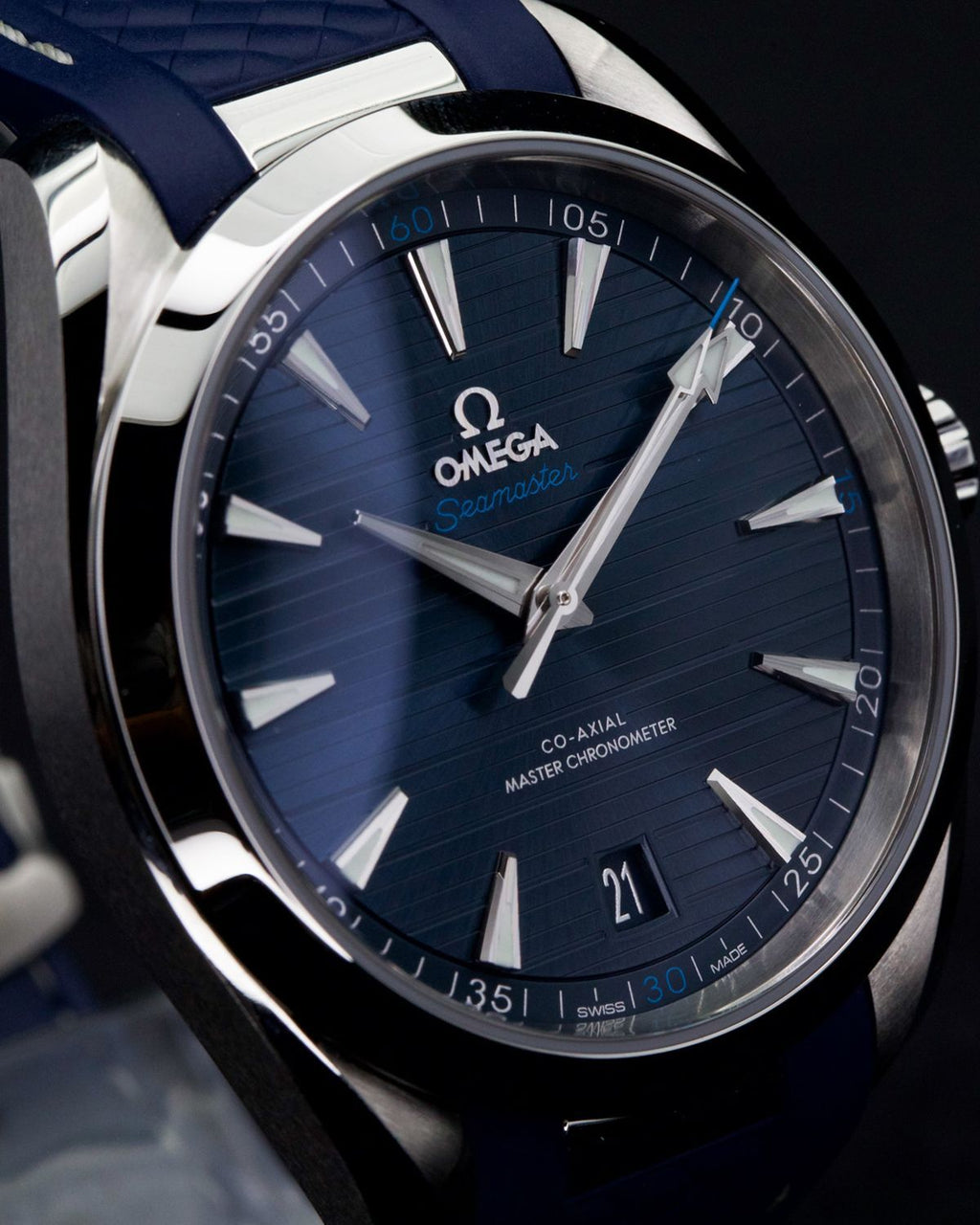 Omega 220.12.41.21.03.001