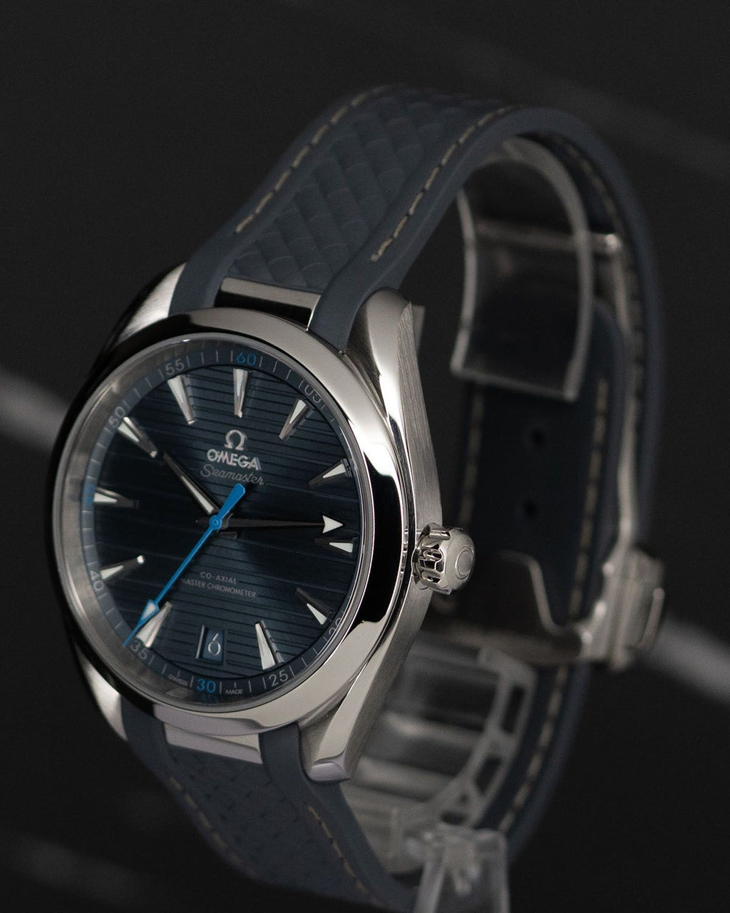 Omega 220.12.41.21.03.002