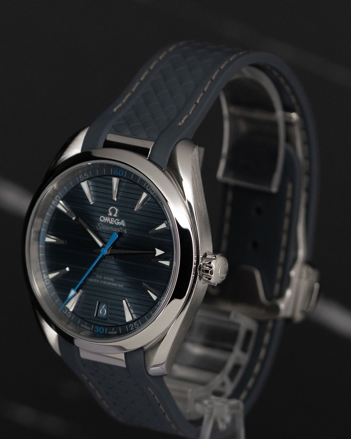 Omega 220.12.41.21.03.002