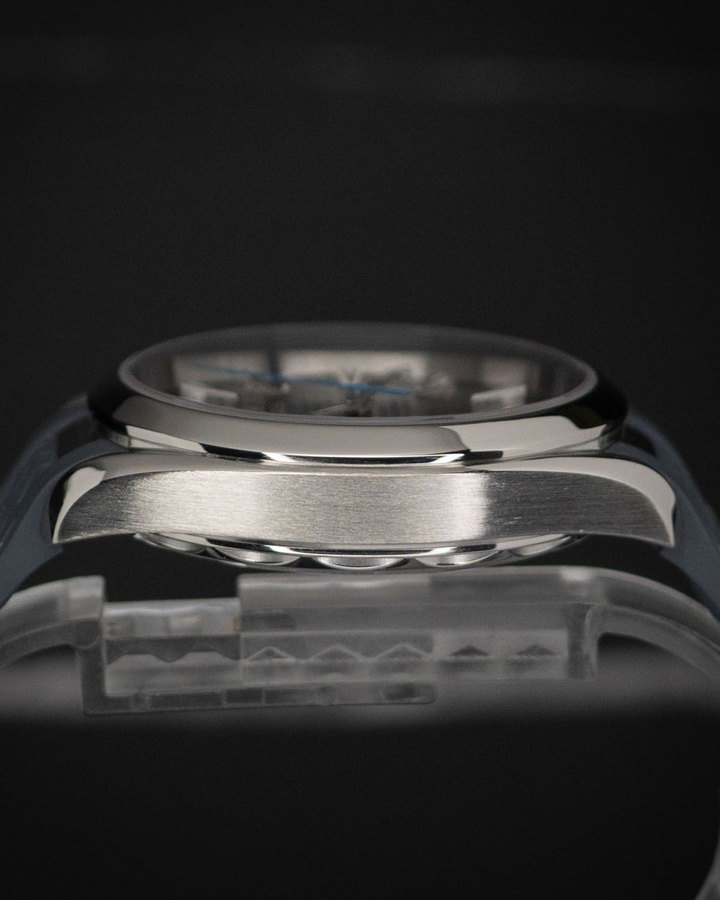Omega 220.12.41.21.03.002