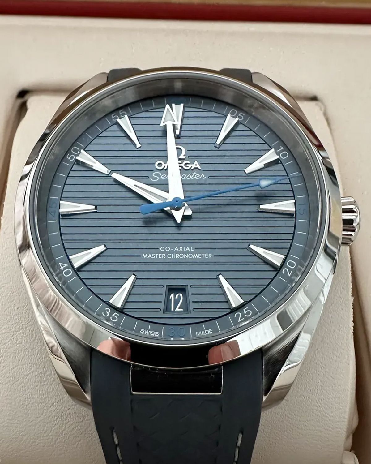 Omega 220.12.41.21.03.002