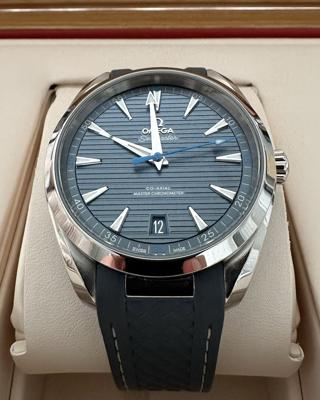 Omega 220.12.41.21.03.002