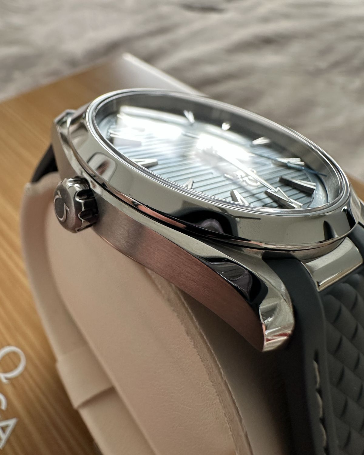 Omega 220.12.41.21.03.002